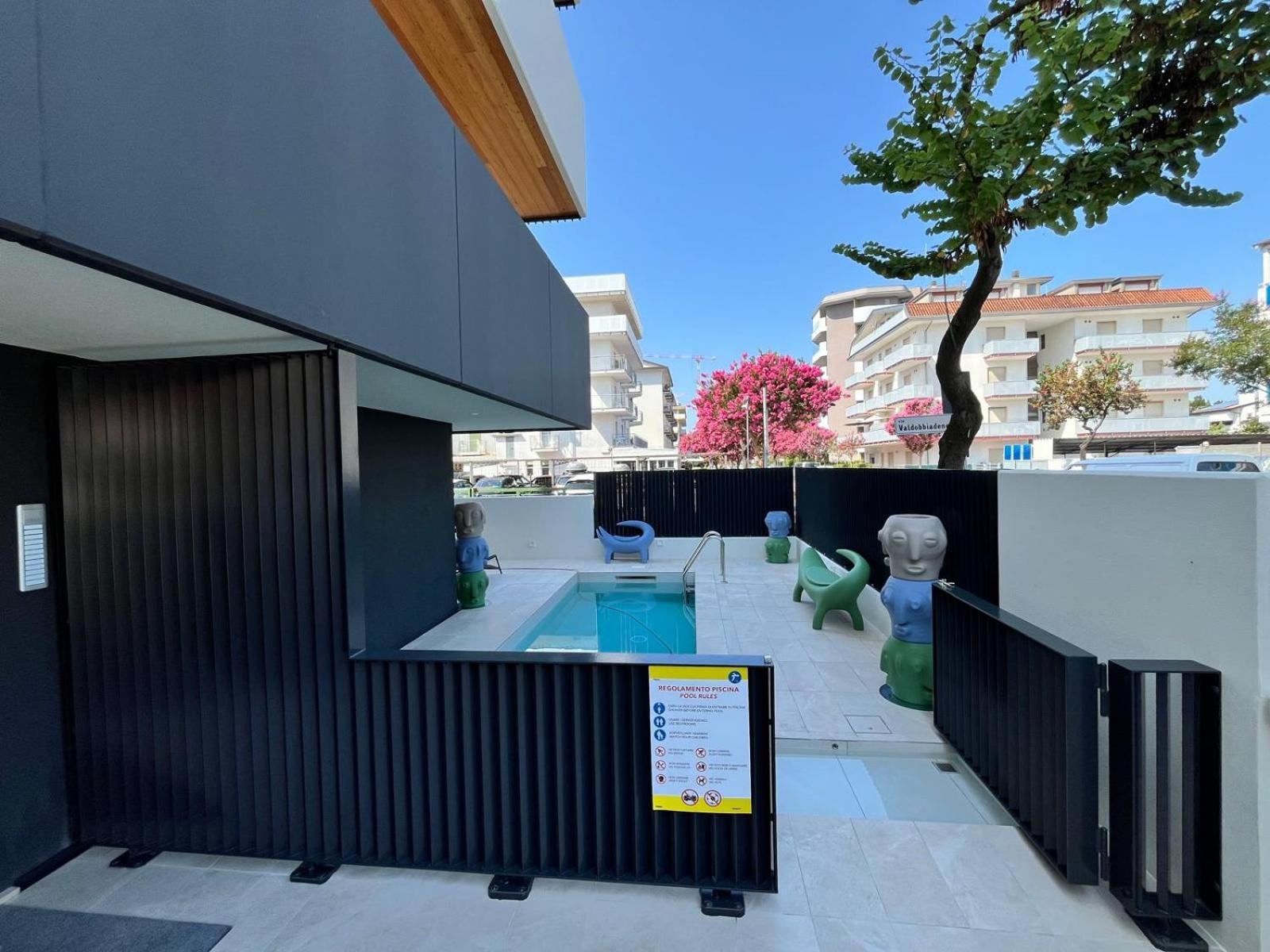Beach Palace With Small Swimming Pool, Private Beach, Parking リド・ディ・イエゾロ エクステリア 写真