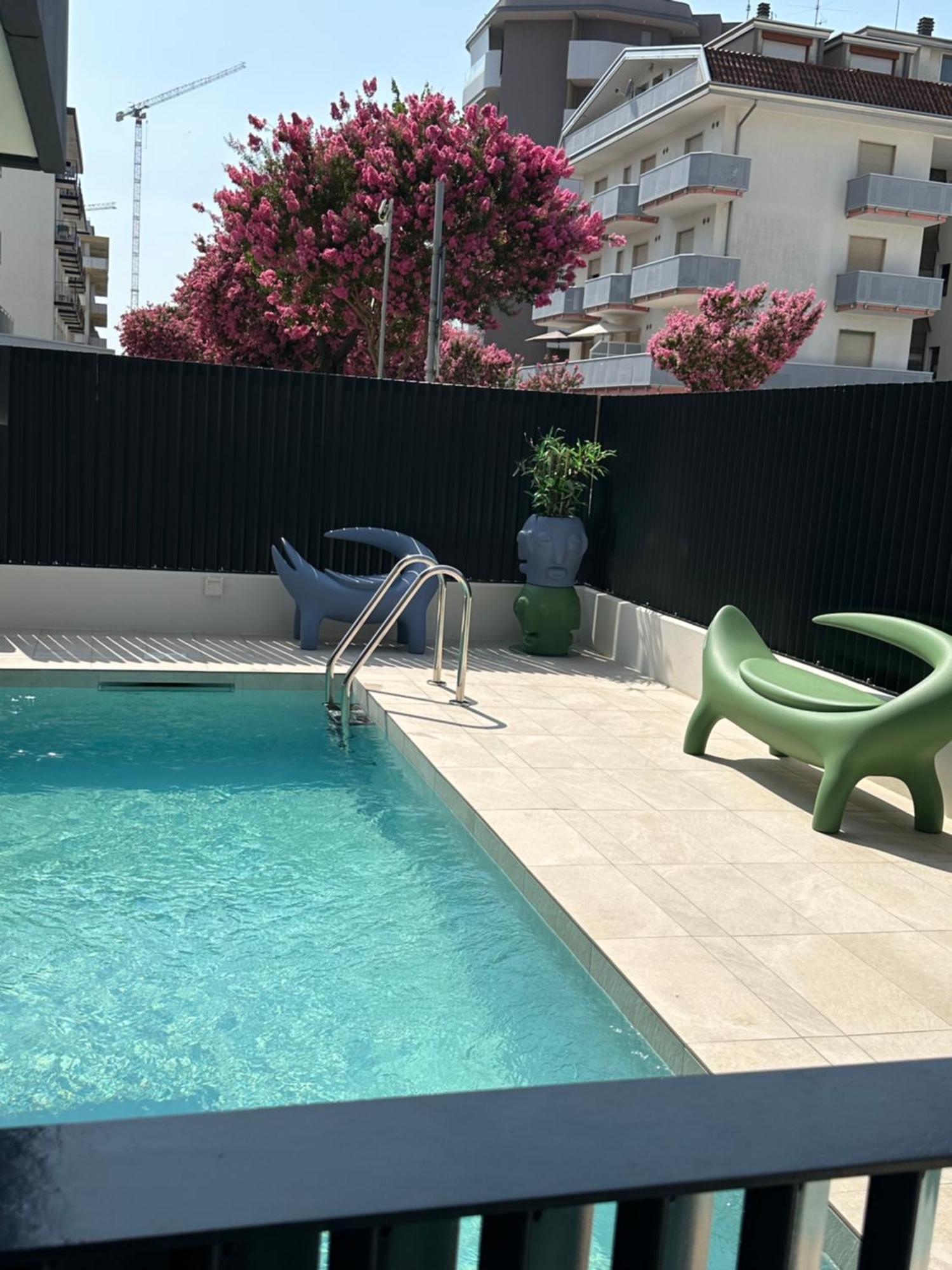 Beach Palace With Small Swimming Pool, Private Beach, Parking リド・ディ・イエゾロ エクステリア 写真