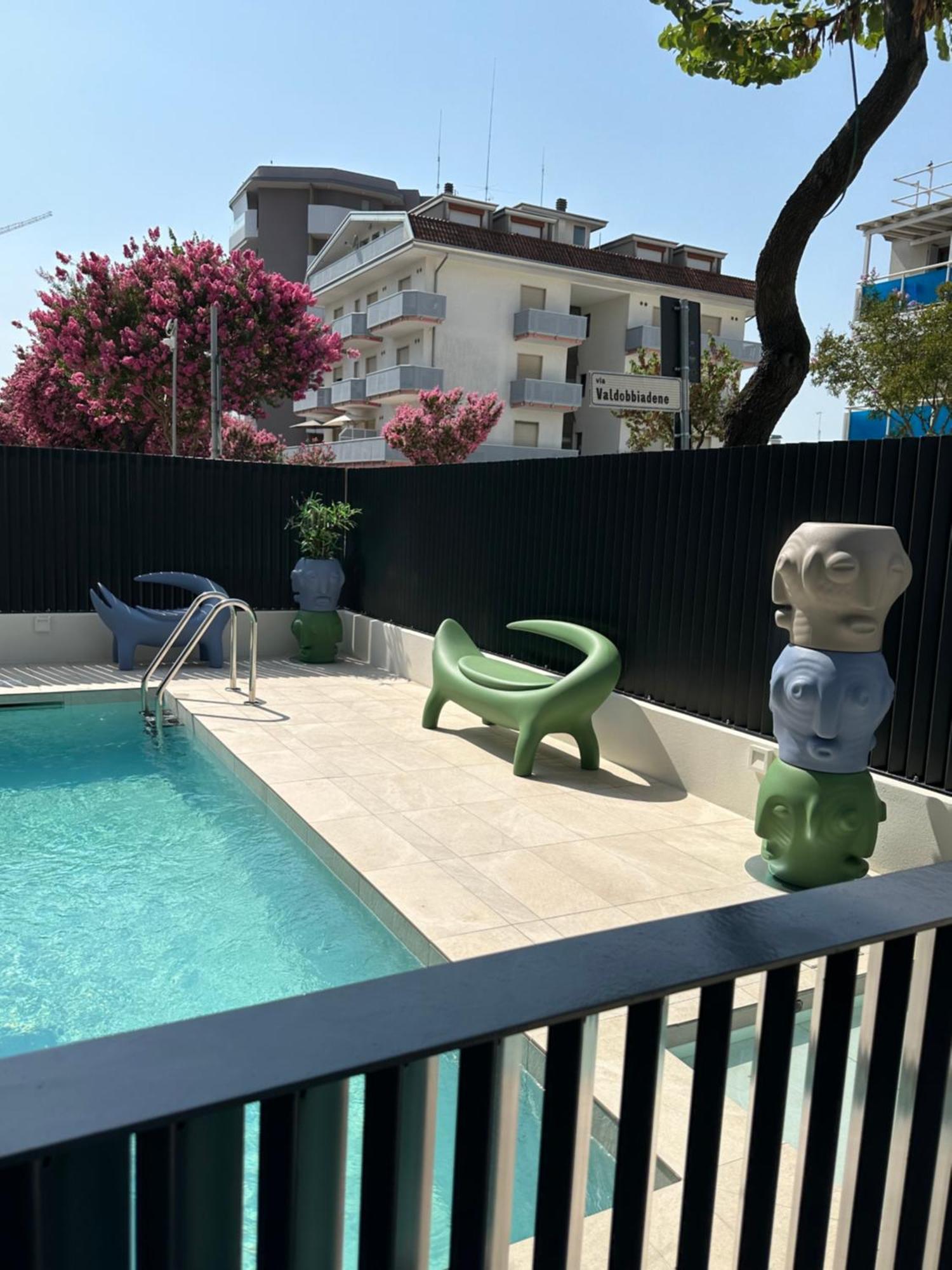 Beach Palace With Small Swimming Pool, Private Beach, Parking リド・ディ・イエゾロ エクステリア 写真